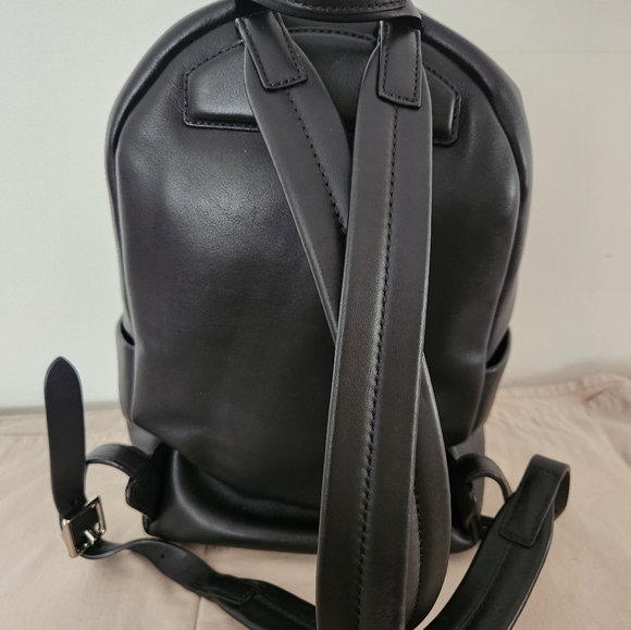 Six Eleven Xander leather backpack - Picture 2 of 6